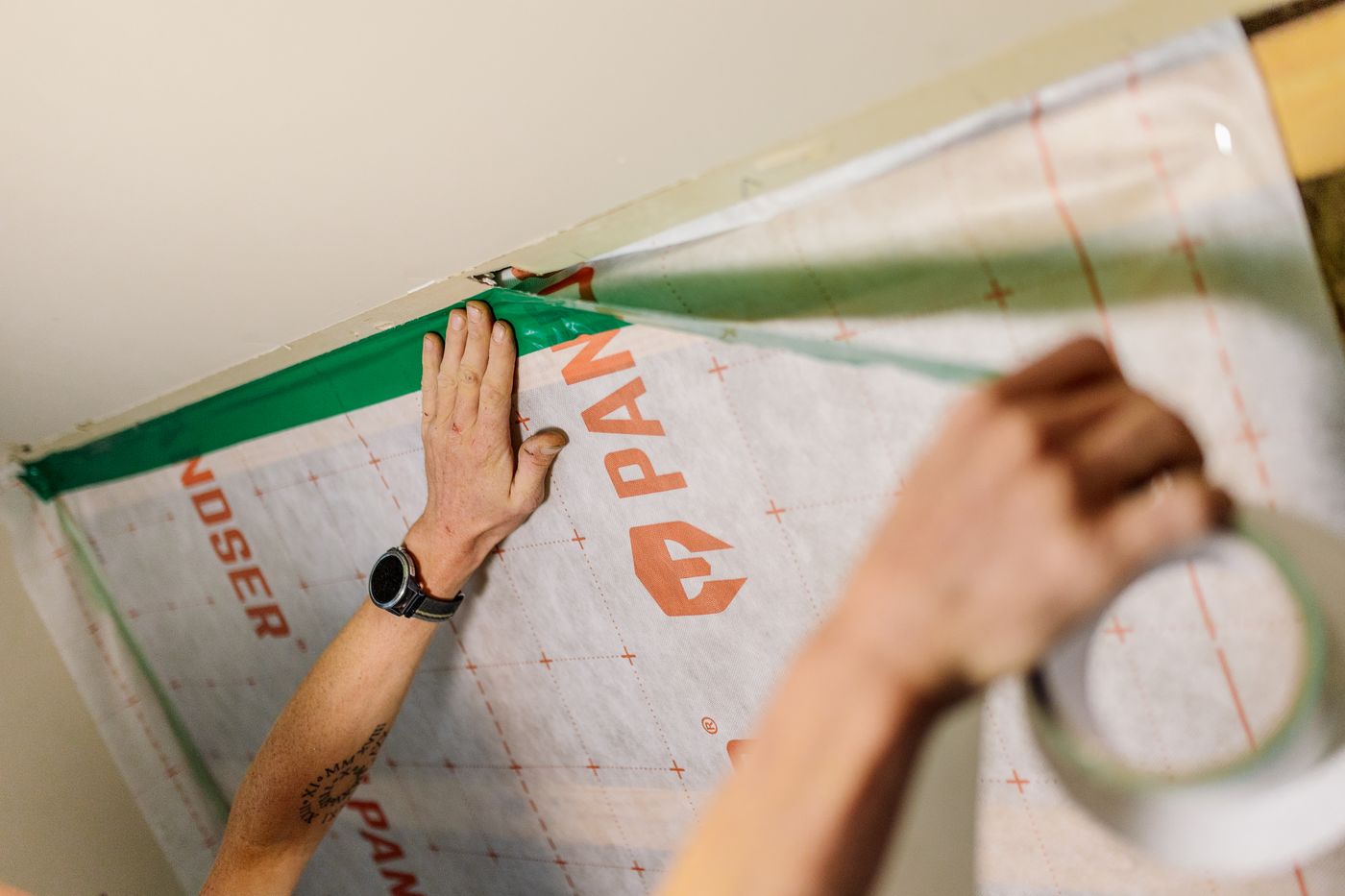 Airtight tape sluit de naden van de dampremmende folie af
